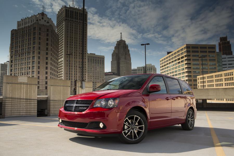  Dodge Grand Caravan Blacktop Edition 2013 года  (фото 3 из 6)